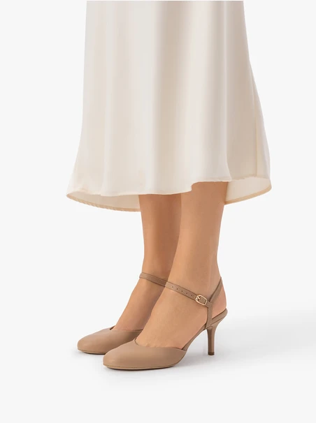 Beigefarbene Slingback-Pumps aus Leder ohne Absatz