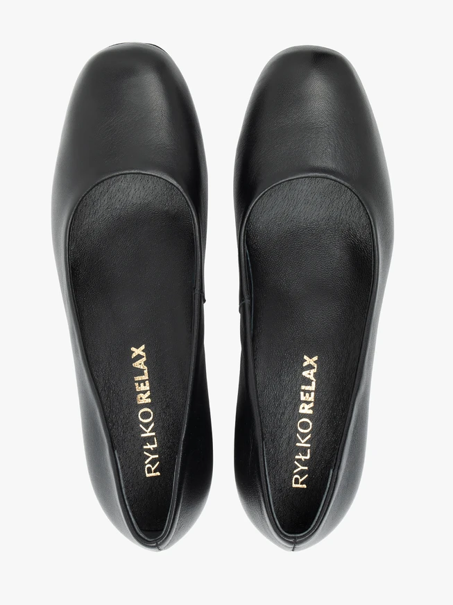 Schwarze Pumps aus Vollnarbenleder mit Stilettoabsatz