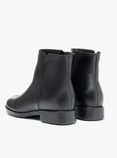 Schwarze Lederstiefel