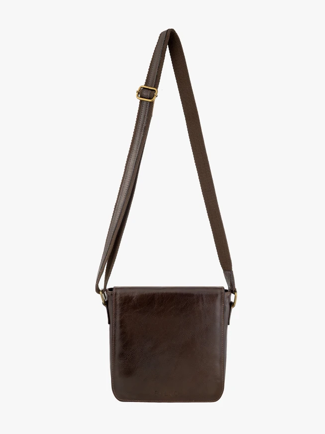 Braune Tasche aus Leder und Stoff