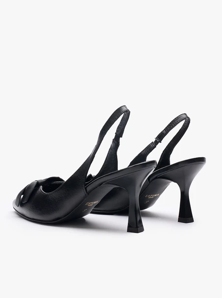 Czarne czółenka bez pięty slingback z kwiatem