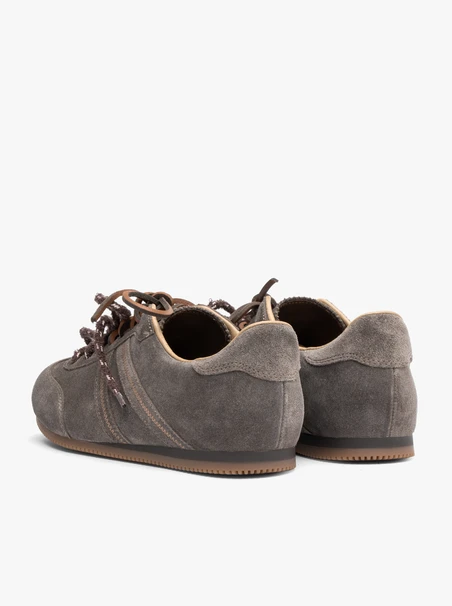 Graue Veloursleder-Sporthalbschuhe
