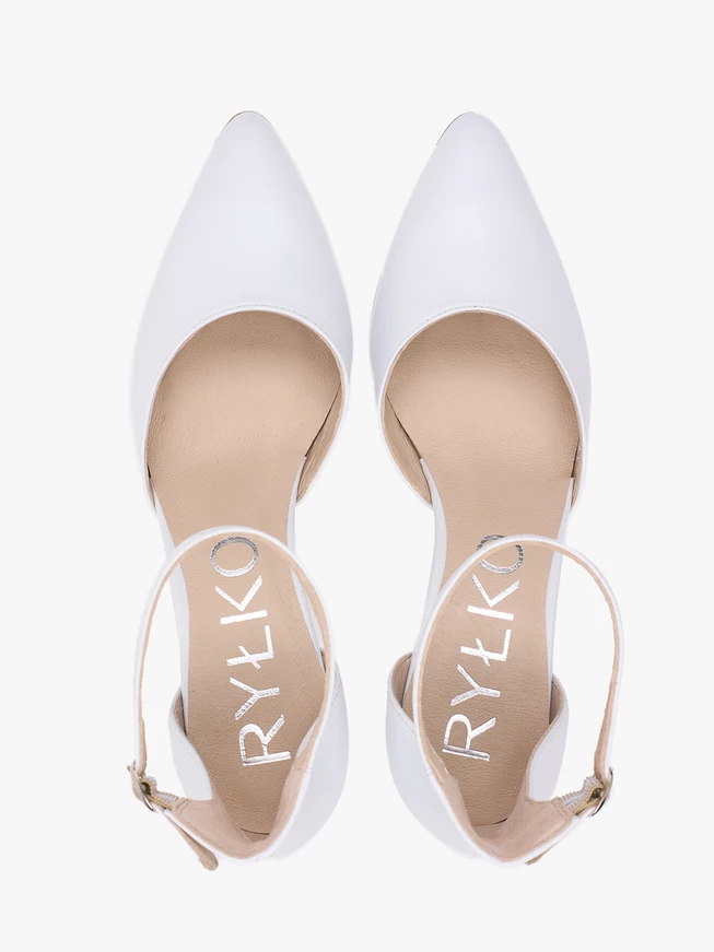 Weiße Pumps aus Leder für die Braut