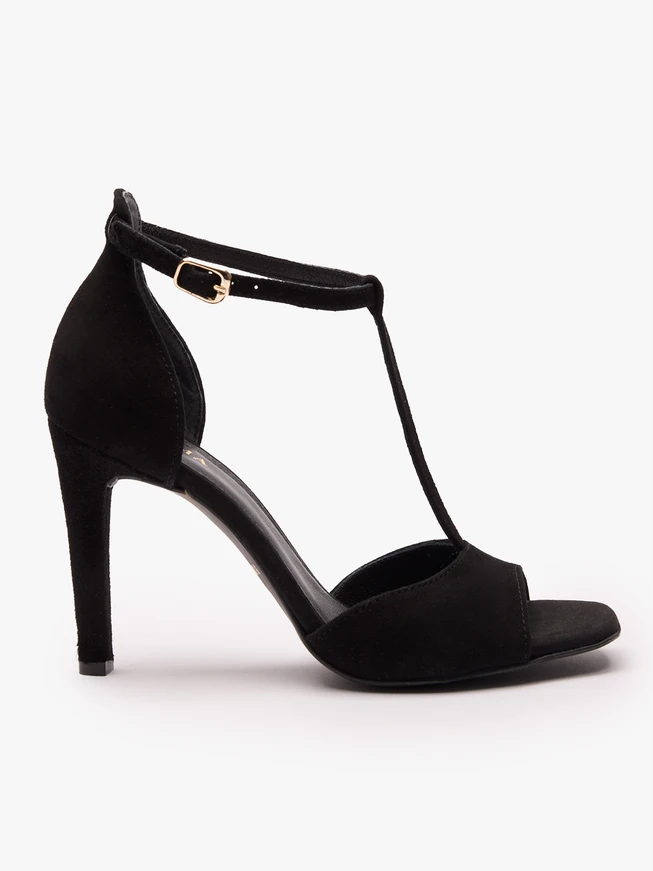 Schwarze hochhackige Sandalen