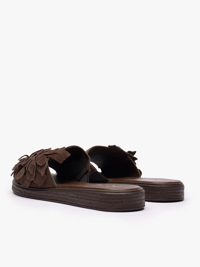 Dunkelbraune flache Flip-Flops mit Blume
