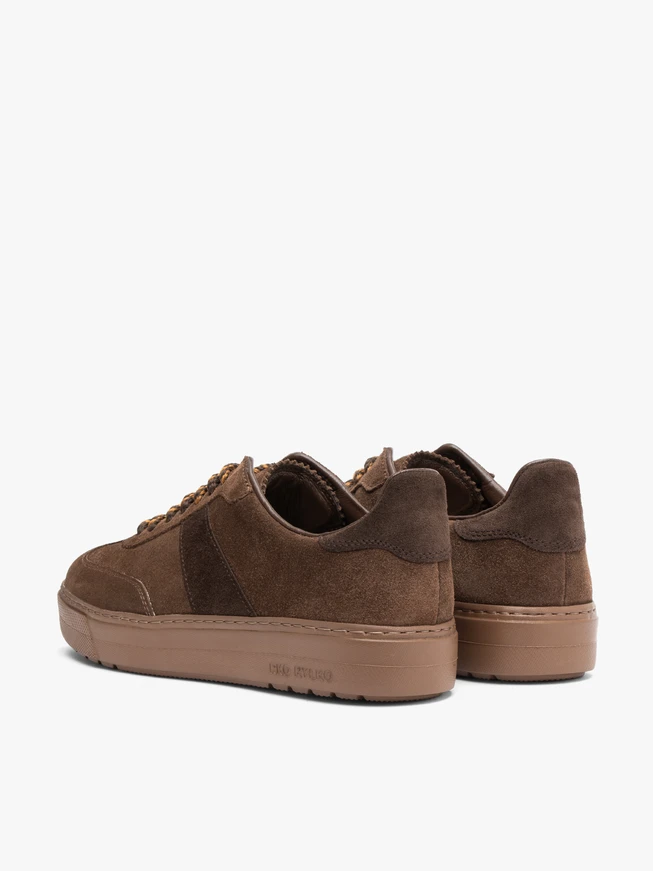 Braune sportliche Schnürhalbschuhe