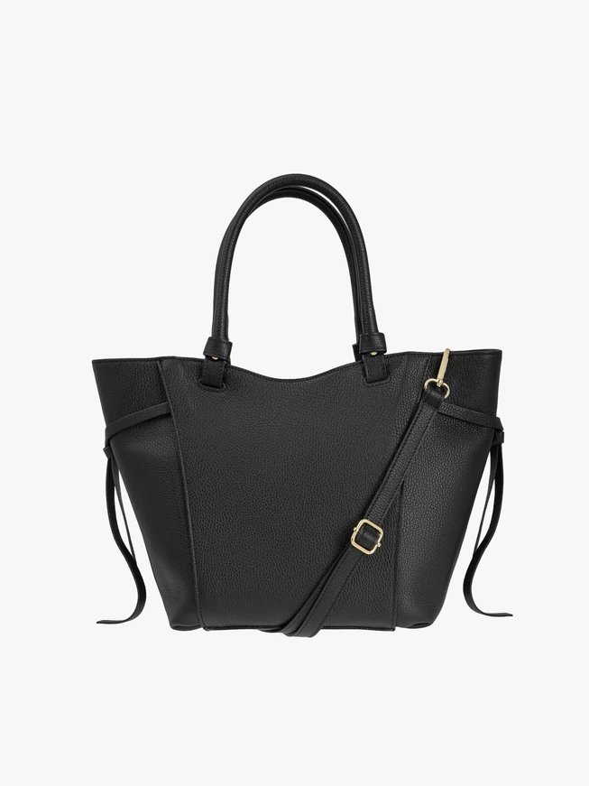 Schwarze Handtasche in einer einzigartigen Form