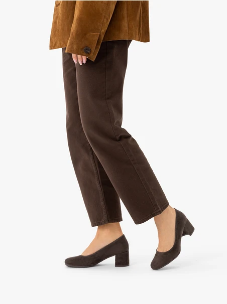 Dunkelbraune Pumps aus Veloursleder