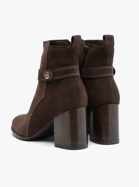 Braune Velourslederstiefel