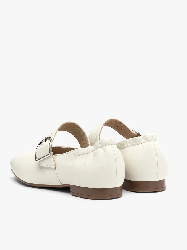 Mary Jane Ballerinas in Creme und Weiß