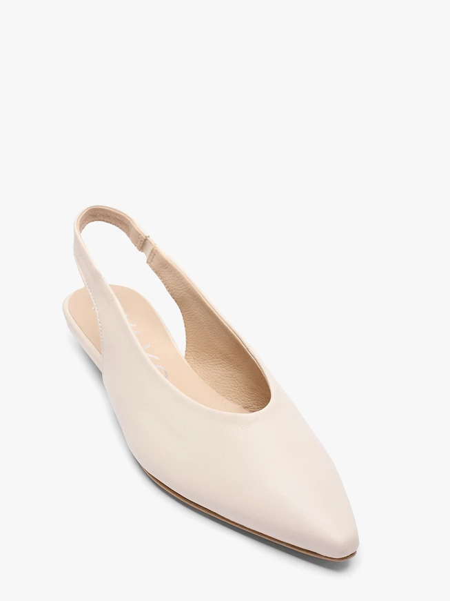 Kremowe czółenka slingback w szpic