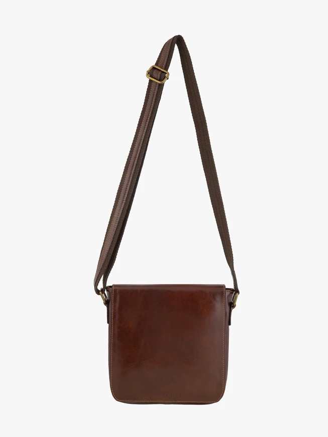 Hellbraune Tasche aus Leder und Stoff