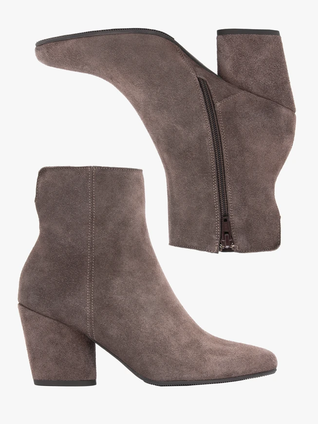 Stöckelschuhe aus braunem Velours