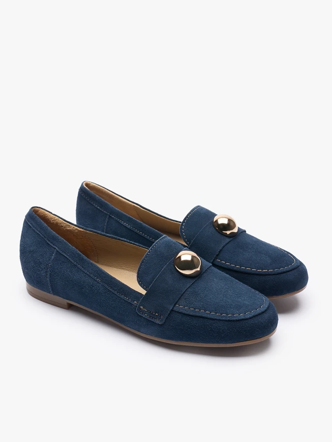 Marineblaue Mokassins mit Verzierung