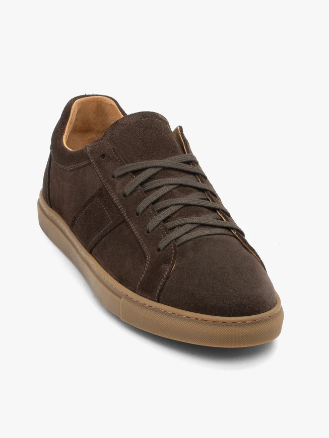 Dunkelbraune Sporthalbschuhe