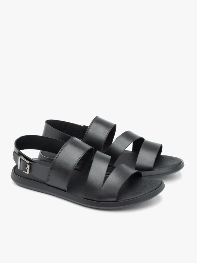 Schwarze Sandalen aus genarbtem Leder