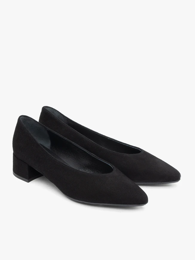 Black velour pumps on a low post