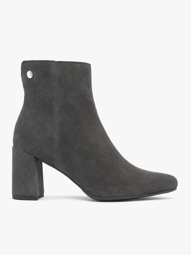 Graue Veloursstiefel mit Absatz
