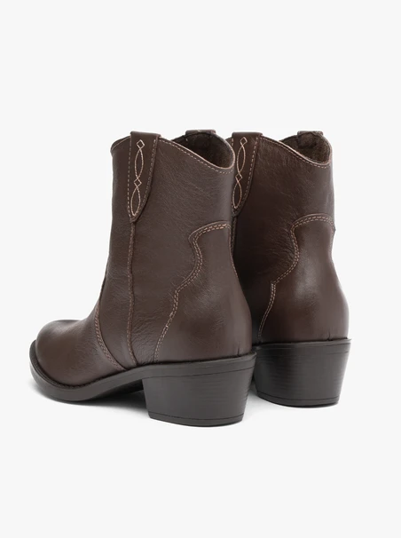Braune Cowboystiefel
