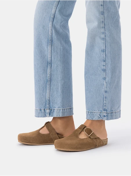 Light brown suede mules with buckle