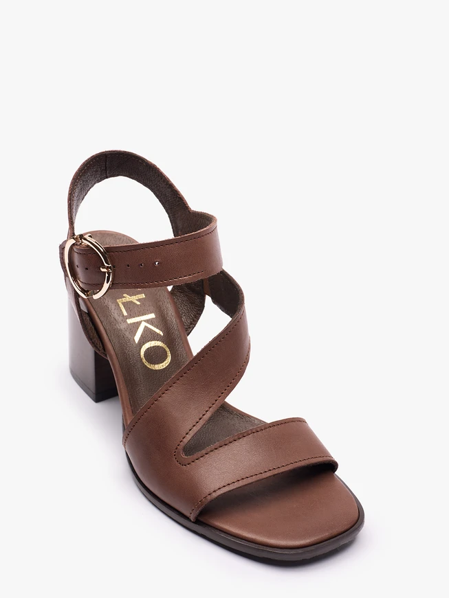 Braune Stiletto-Sandalen