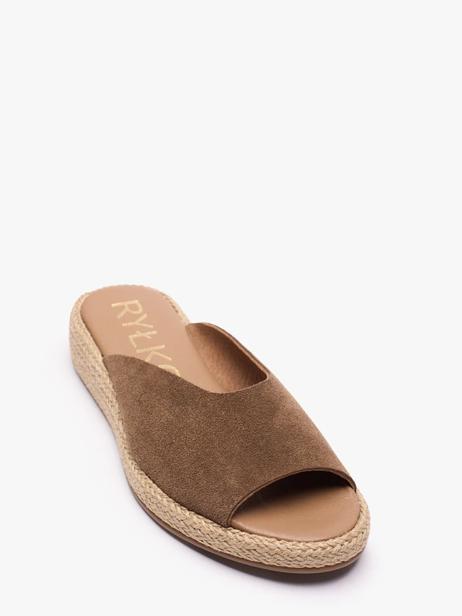 Braune Einbau-Flip-Flops aus Veloursleder