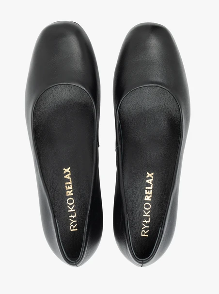 Schwarze Pumps aus Vollnarbenleder mit Stilettoabsatz