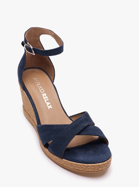 Marineblaue Plateausandalen