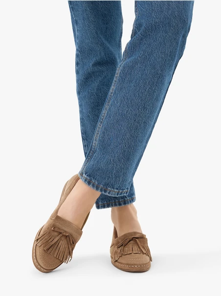 Dunkelbeige Ballerinas mit Fransen
