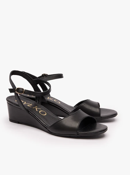 Schwarze Plateausandalen