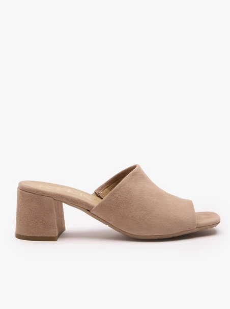 Beigefarbene Flip-Flops mit Absatz