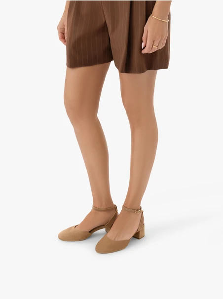 Hellbraune Slingback-Pumps