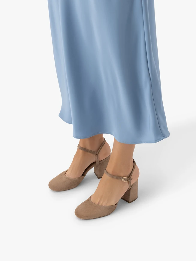 Hellbraune Stiletto-Pumps
