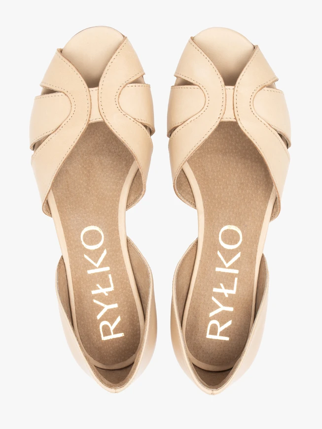Beigefarbene, zehenoffene Ballerinas