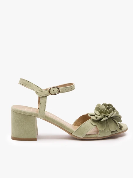 Hellgrüne Blumen-Sandalen mit Absatz