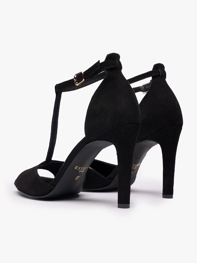 Schwarze hochhackige Sandalen