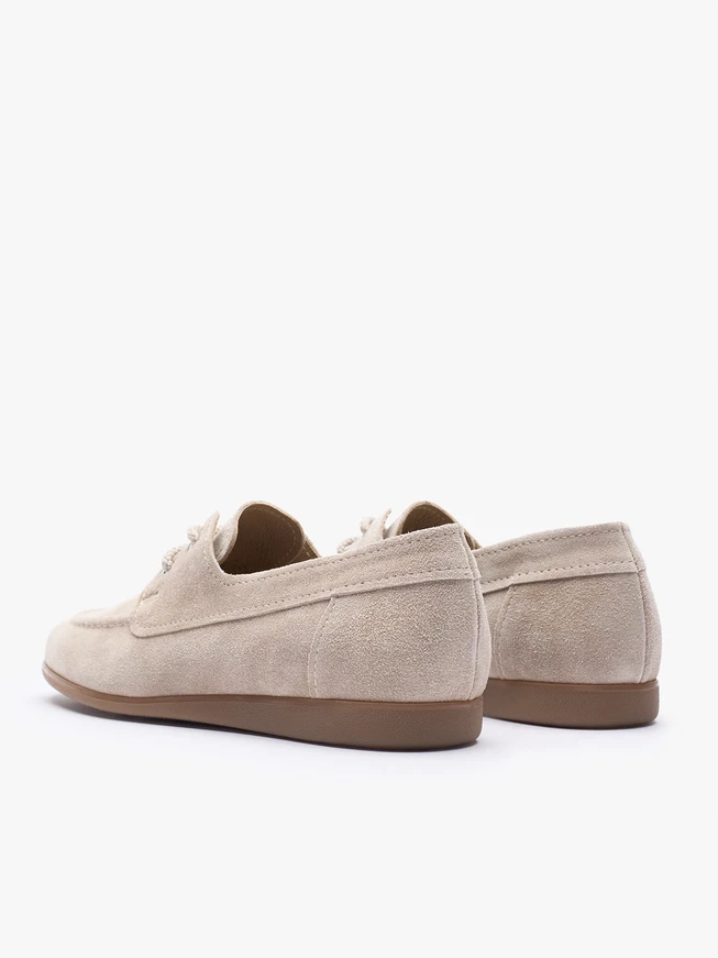 Sandfarbene Freizeithalbschuhe mit Schnürung
