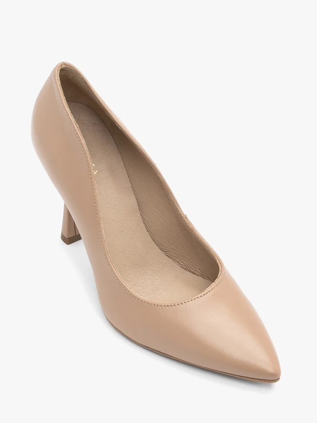 Beige grain leather pumps with stiletto heel