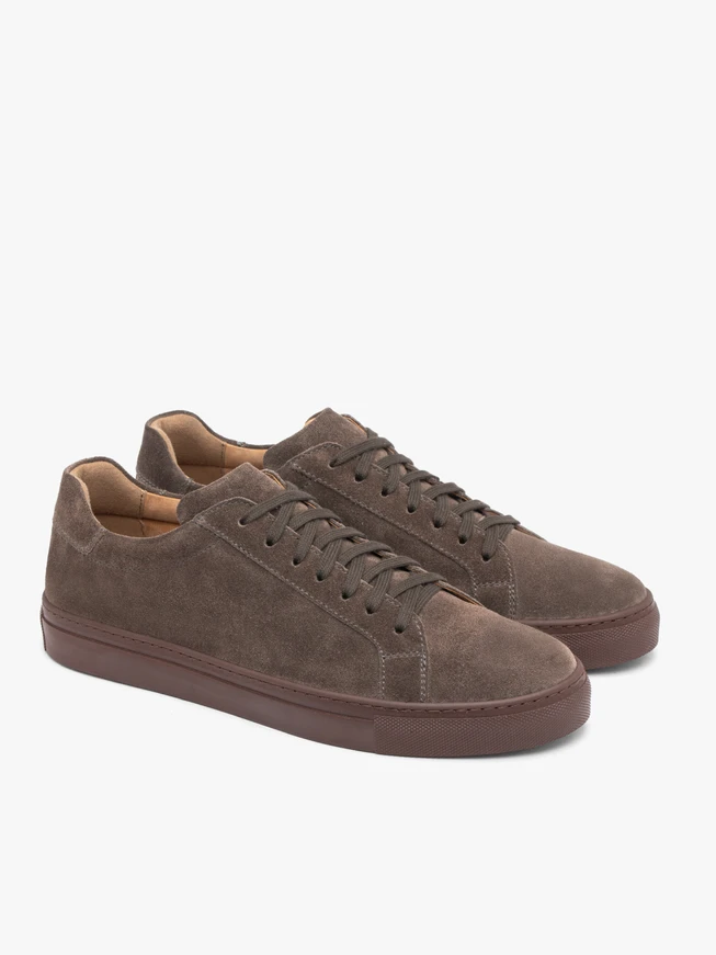 Halbschuhe aus grauem Veloursleder