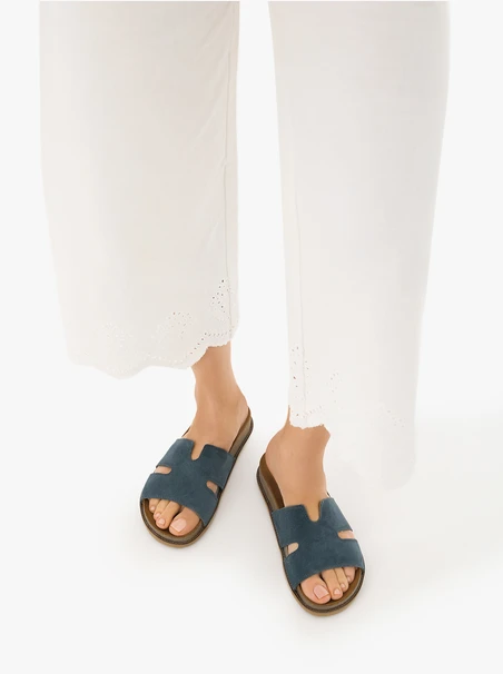 Marineblaue Flip-Flops
