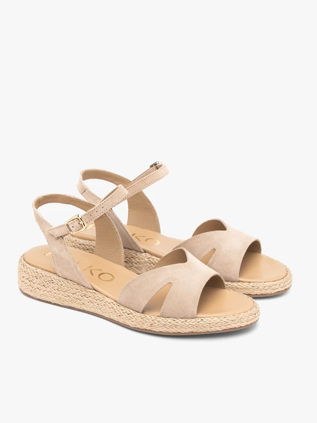 Beigefarbene Sandalen mit Schnürboden