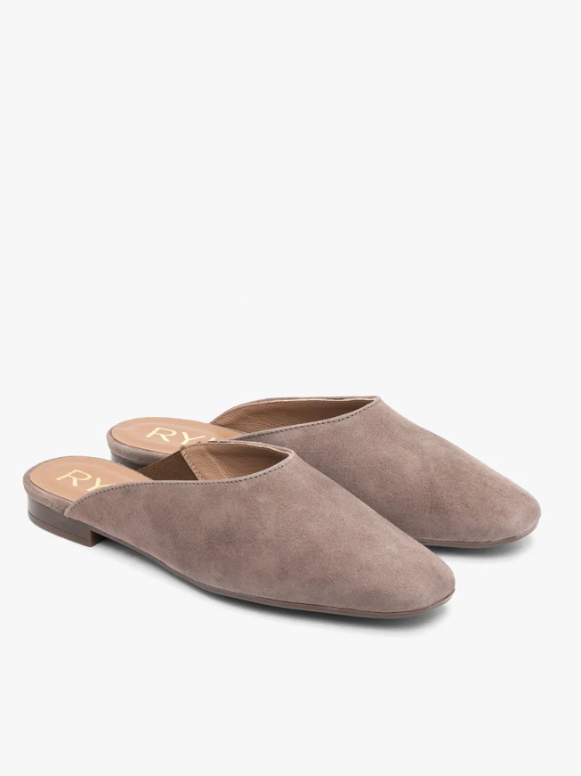 Szare klapki mule