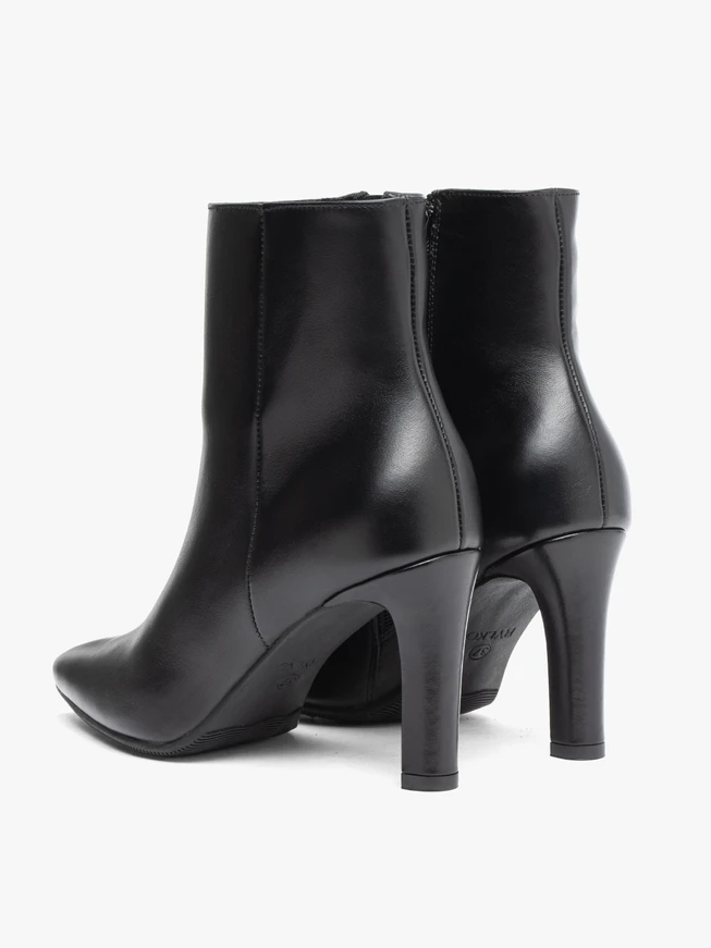 Schwarze Stöckelschuhe aus Leder
