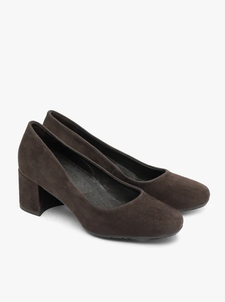 Dunkelbraune Pumps aus Veloursleder