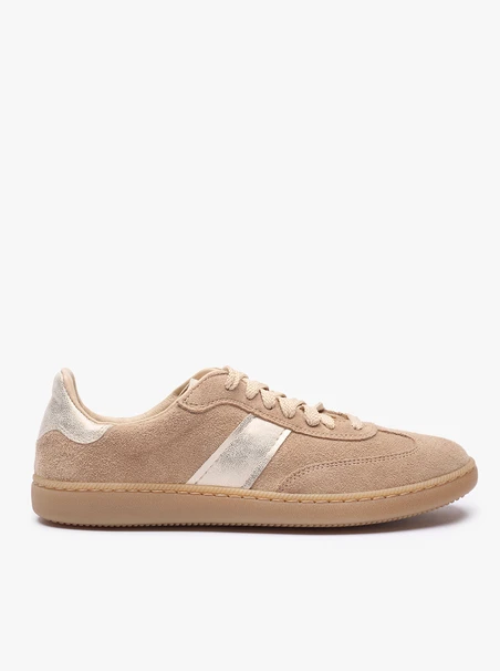 Piaskowe buty sportowe z platynowym paskiem