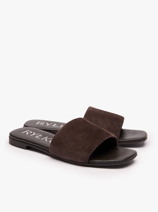 Flache Flip-Flops aus braunem Veloursleder