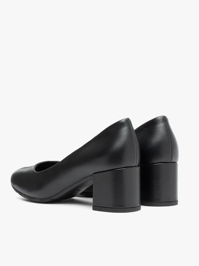 Schwarze Pumps aus Vollnarbenleder mit Stilettoabsatz