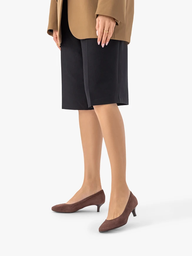 Dunkelbraune Pumps aus Veloursleder