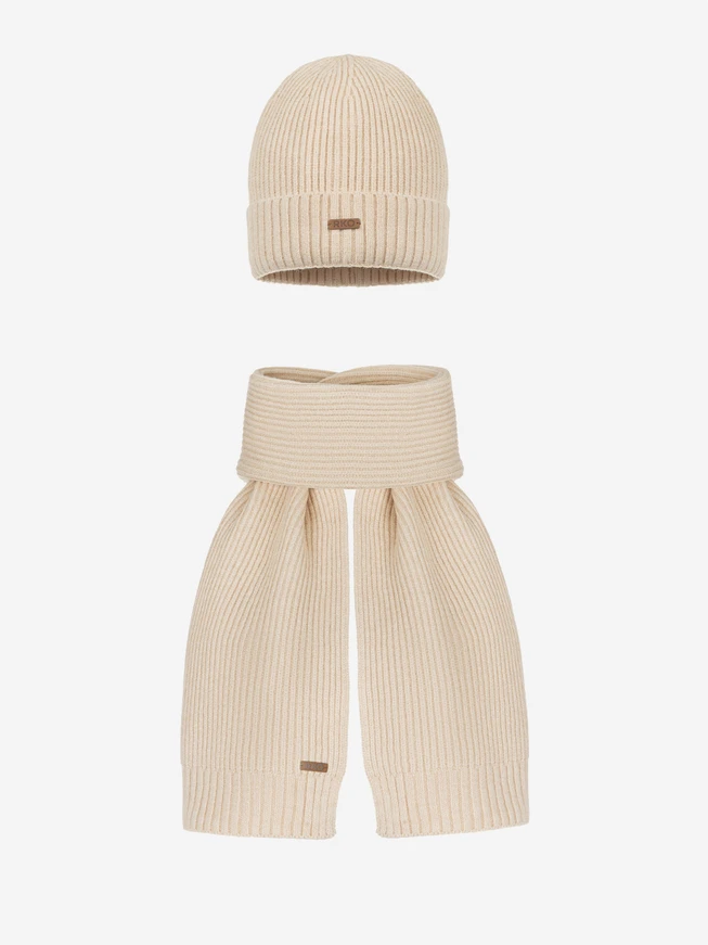 Beige hat and scarf set