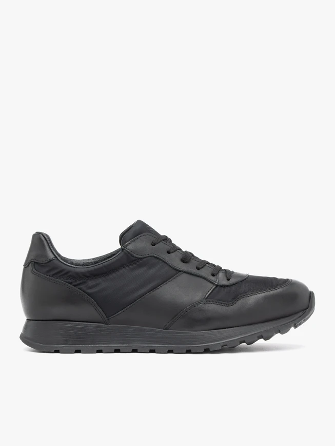 Black sports half shoes